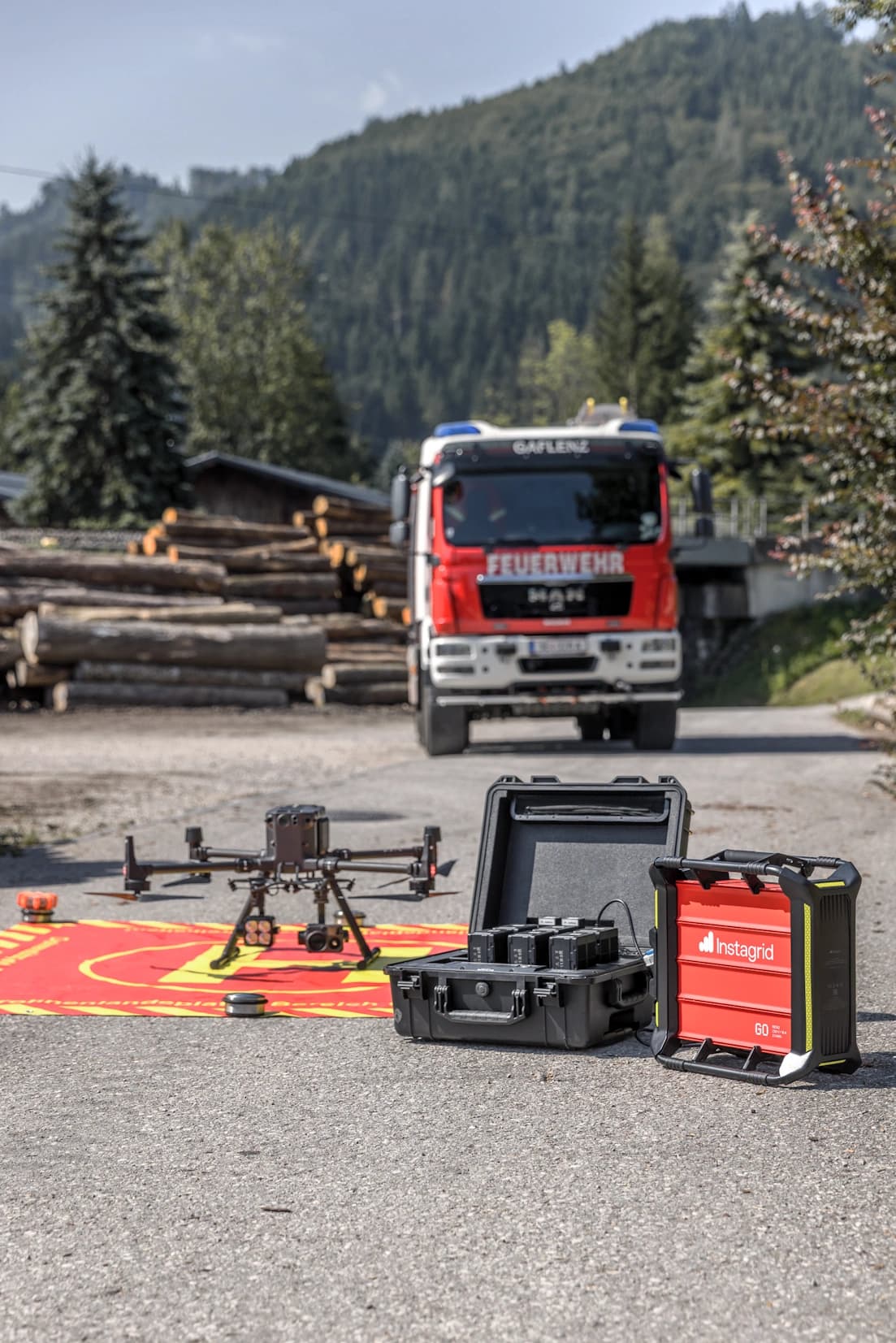 Drone charging with Instagrid GO RESQ