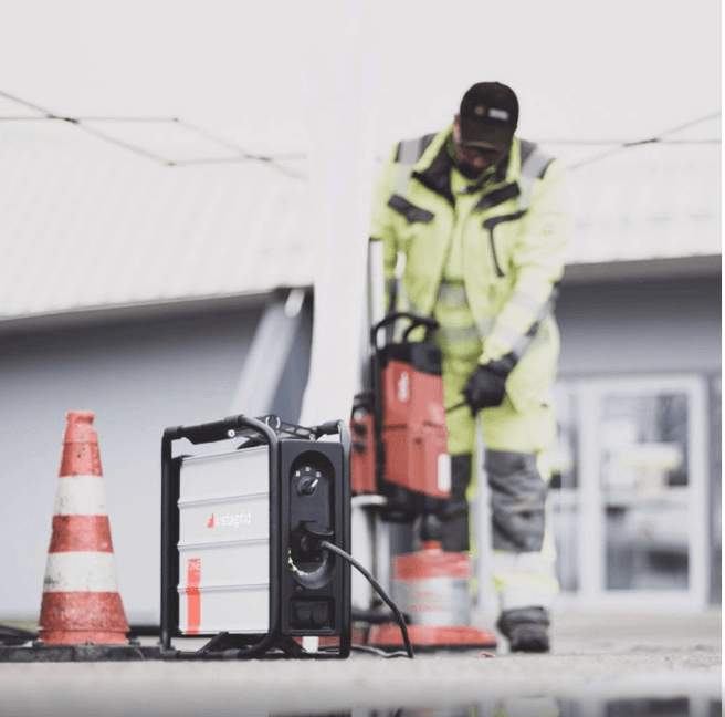 drilling Achim Right Image